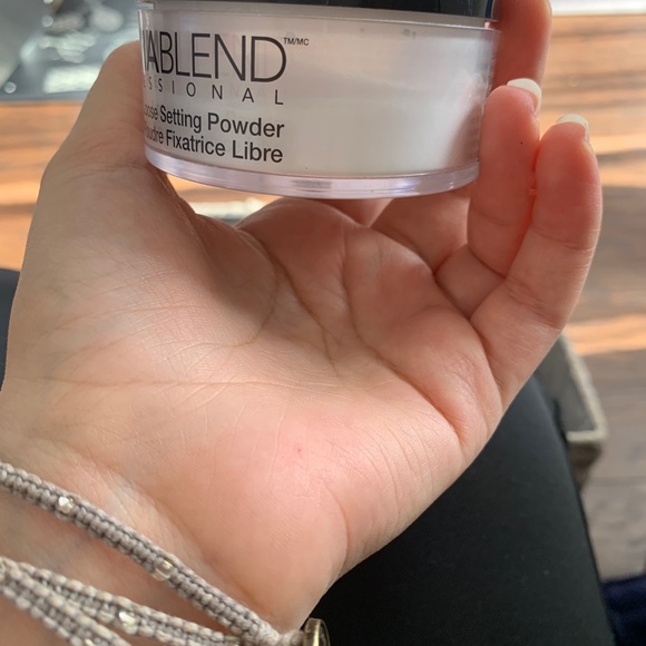 Dermablend Powder - Picture 3 of 3